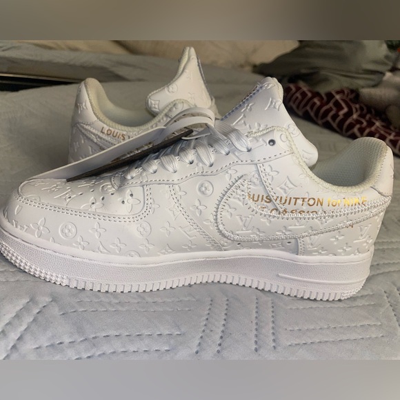 Louis Vuitton Nike Air Force 1 Low - Picture 5 of 5